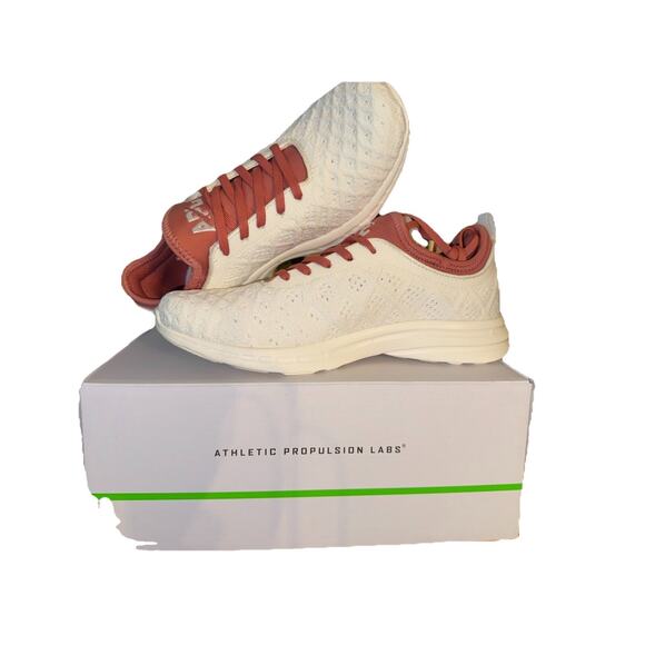 Size 8 Womens APL Athletic Propulsion Labs Techloom Phantom Sneakers Ivory/Cedar - Picture 1 of 14